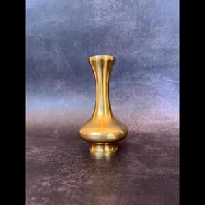 Vintage Brass Vase - Stylish Home Décor Accent